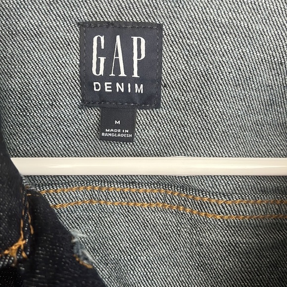 NWT Gap Denim Jacket - Picture 2 of 5